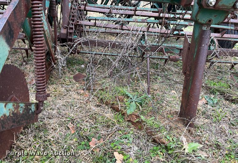 image for item EI0565 KMC  peanut harvester