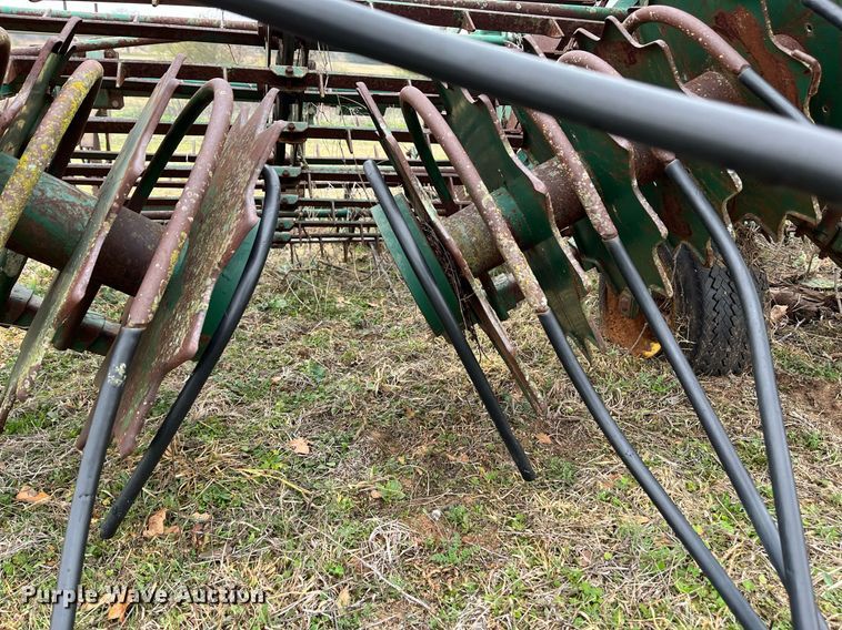 image for item EI0565 KMC  peanut harvester