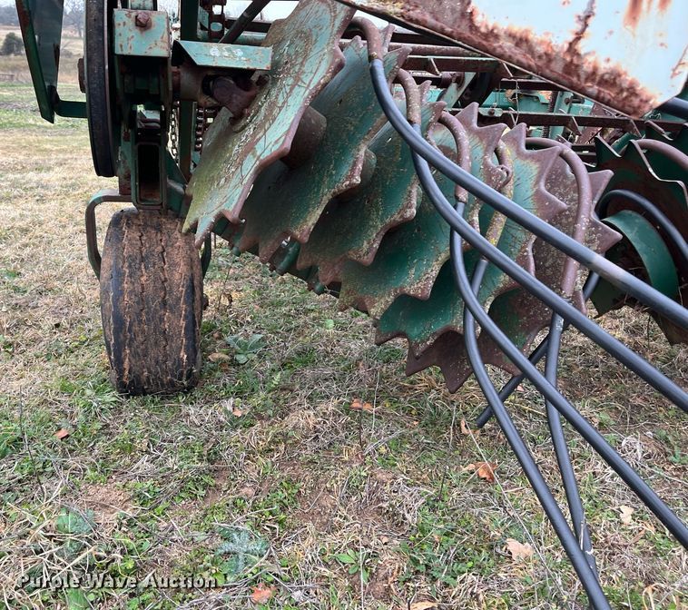 image for item EI0565 KMC  peanut harvester