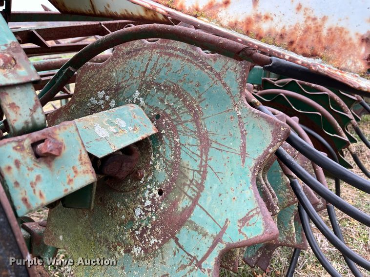 image for item EI0565 KMC  peanut harvester