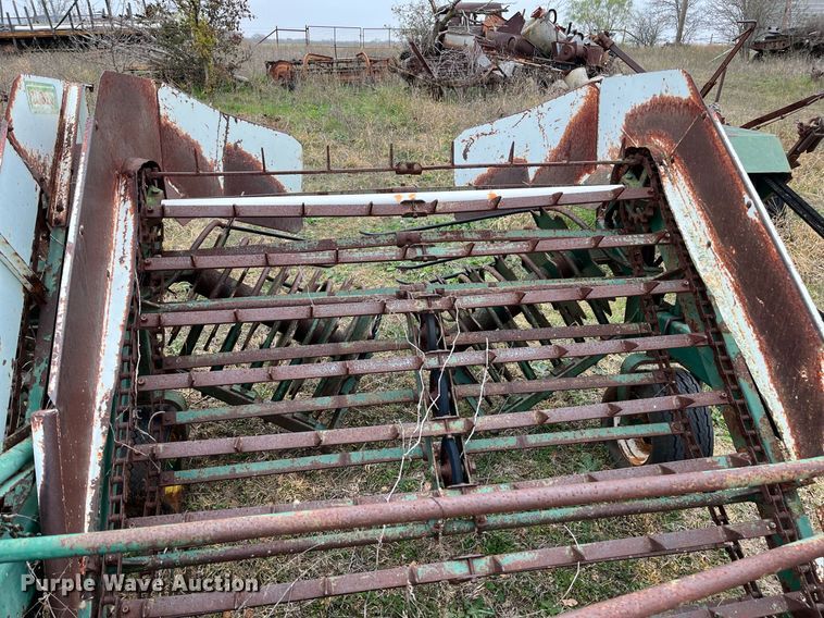 image for item EI0565 KMC  peanut harvester