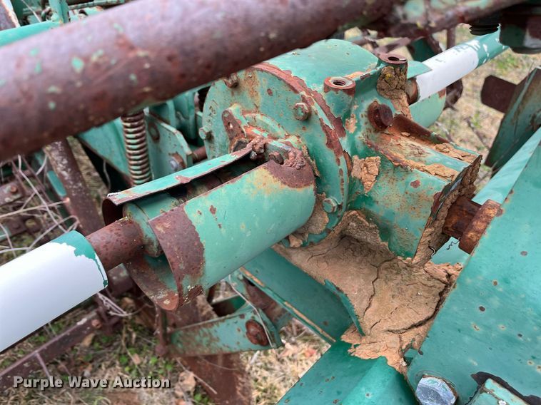 image for item EI0565 KMC  peanut harvester