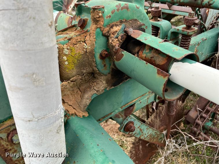 image for item EI0565 KMC  peanut harvester