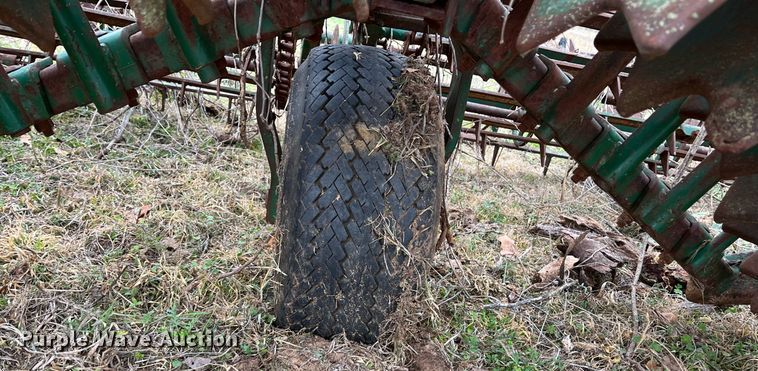 image for item EI0565 KMC  peanut harvester