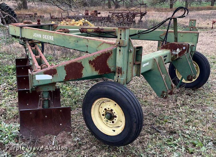 image for item EI0567 John Deere 965  five bottom plow