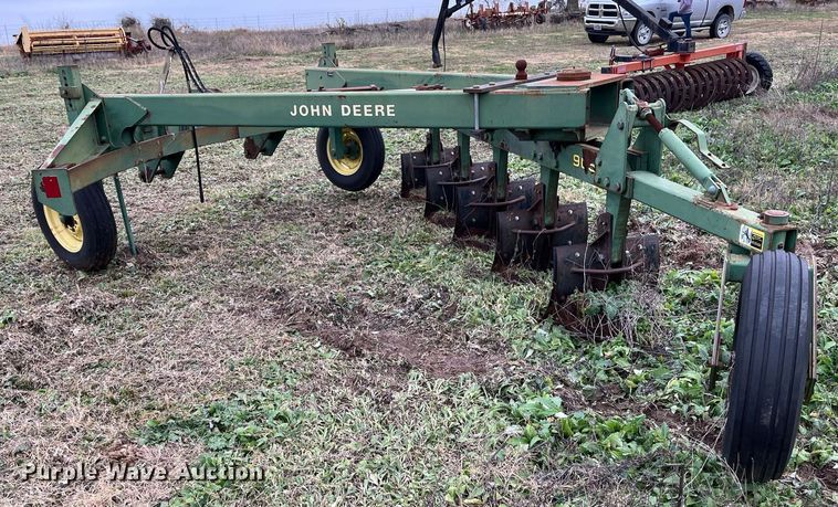 image for item EI0567 John Deere 965  five bottom plow