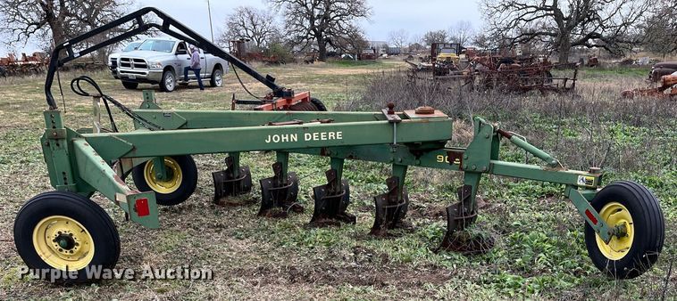 image for item EI0567 John Deere 965  five bottom plow
