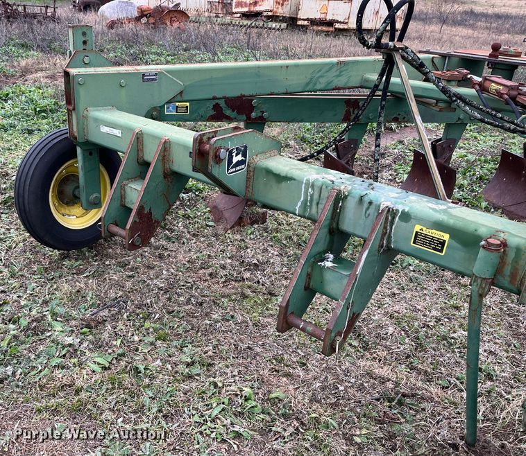 image for item EI0567 John Deere 965  five bottom plow