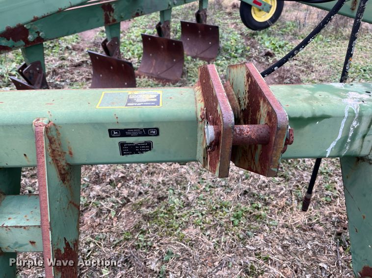 image for item EI0567 John Deere 965  five bottom plow