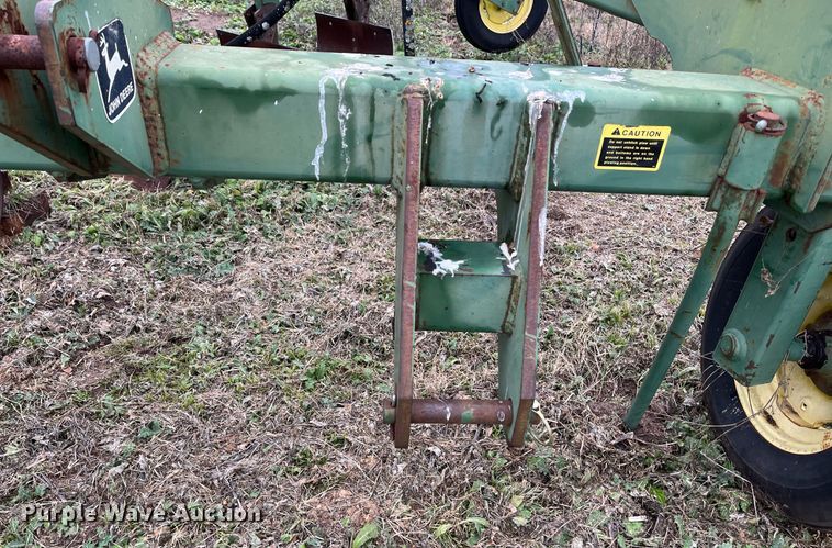 image for item EI0567 John Deere 965  five bottom plow