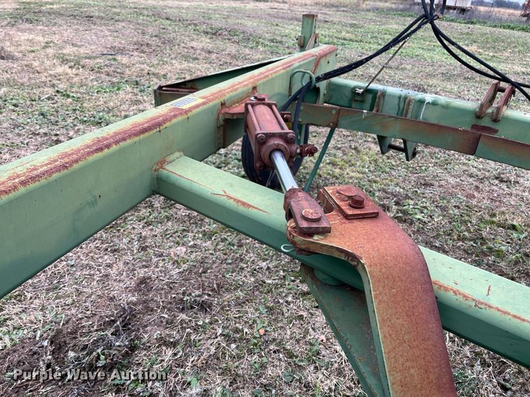 image for item EI0567 John Deere 965  five bottom plow