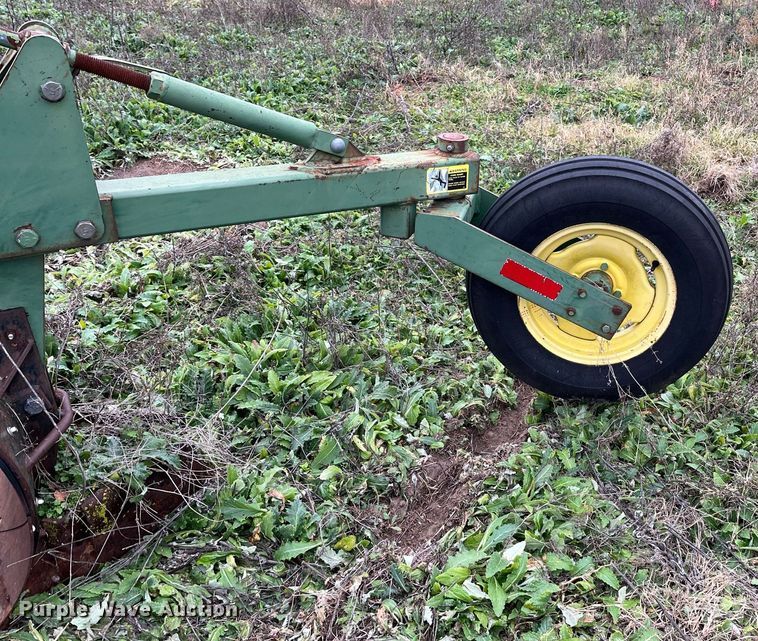 image for item EI0567 John Deere 965  five bottom plow