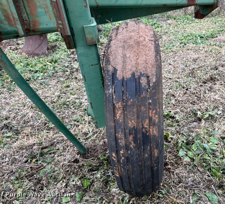 image for item EI0567 John Deere 965  five bottom plow