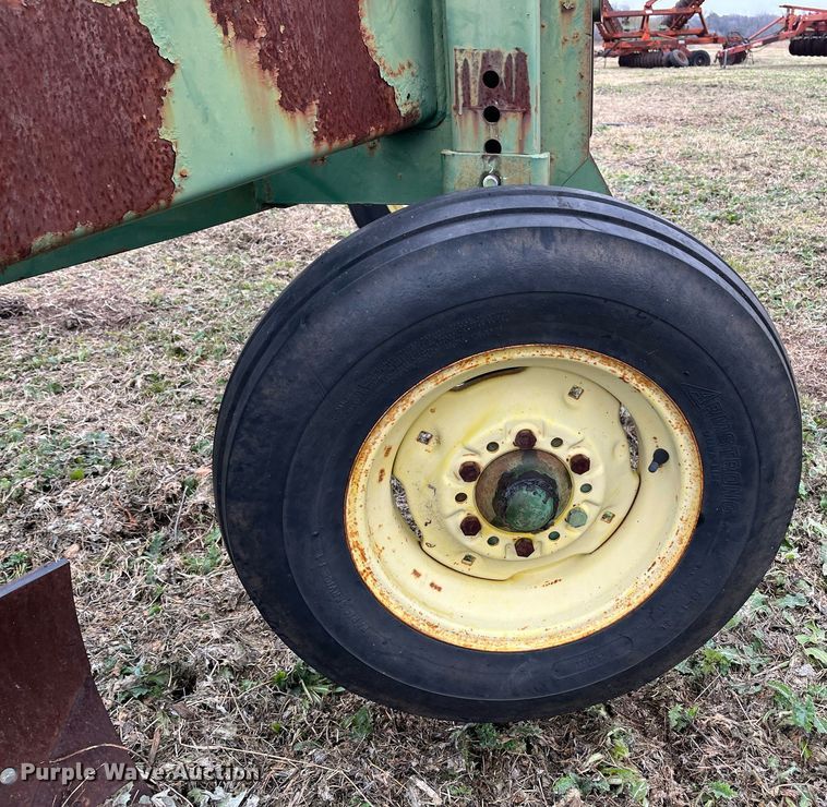 image for item EI0567 John Deere 965  five bottom plow