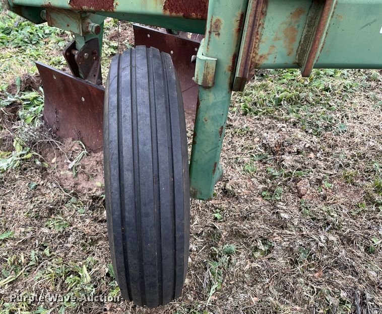 image for item EI0567 John Deere 965  five bottom plow