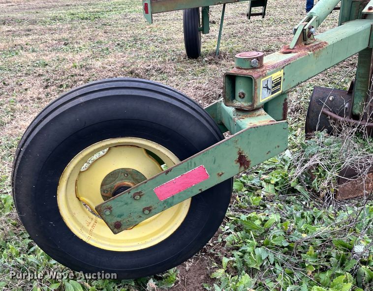 image for item EI0567 John Deere 965  five bottom plow