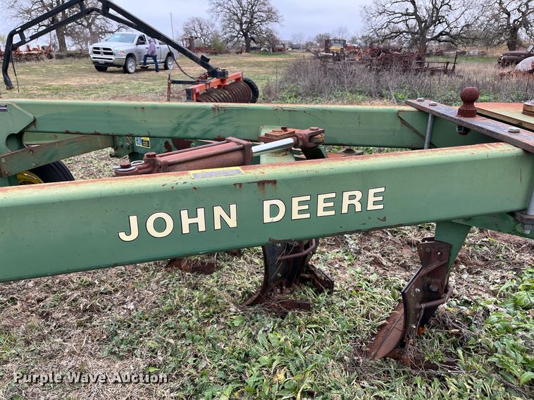 image for item EI0567 John Deere 965  five bottom plow