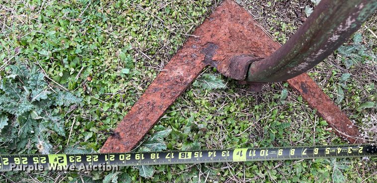 image for item EI0571 John Deere 885  row crop cultivator