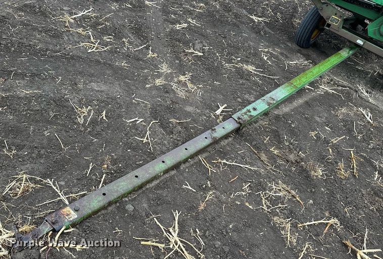 image for item EK9851 John Deere 843  corn head