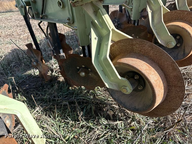 image for item EK9860 Orthman 1tRIPr strip-till