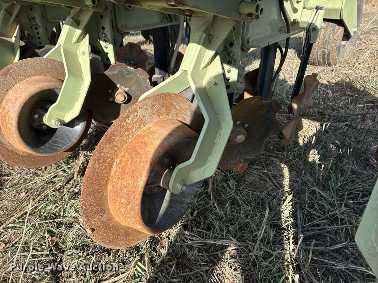 image for item EK9860 Orthman 1tRIPr strip-till