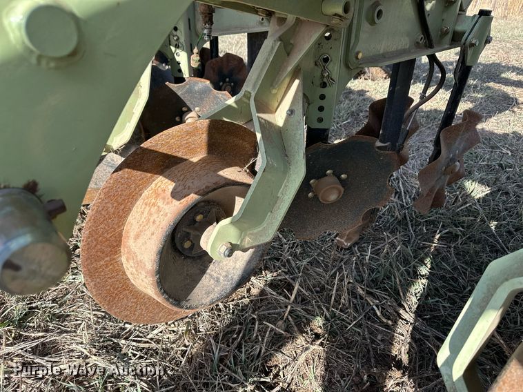 image for item EK9860 Orthman 1tRIPr strip-till