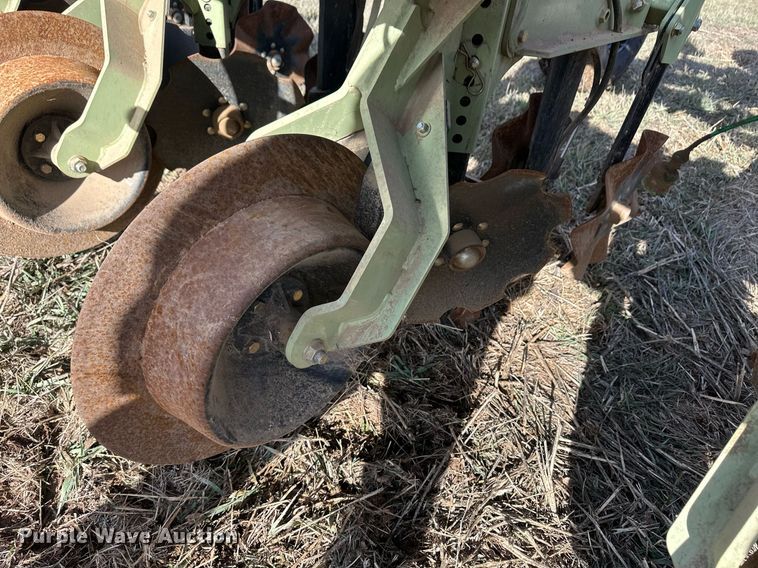 image for item EK9860 Orthman 1tRIPr strip-till