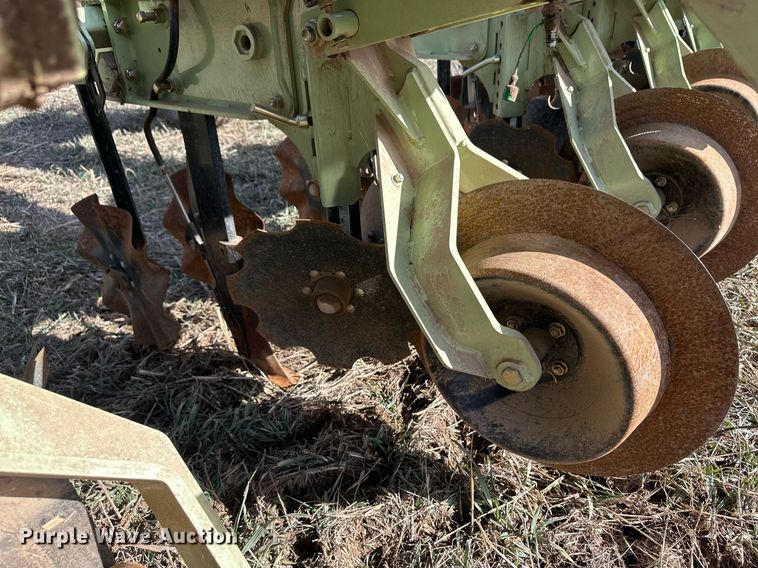 image for item EK9860 Orthman 1tRIPr strip-till