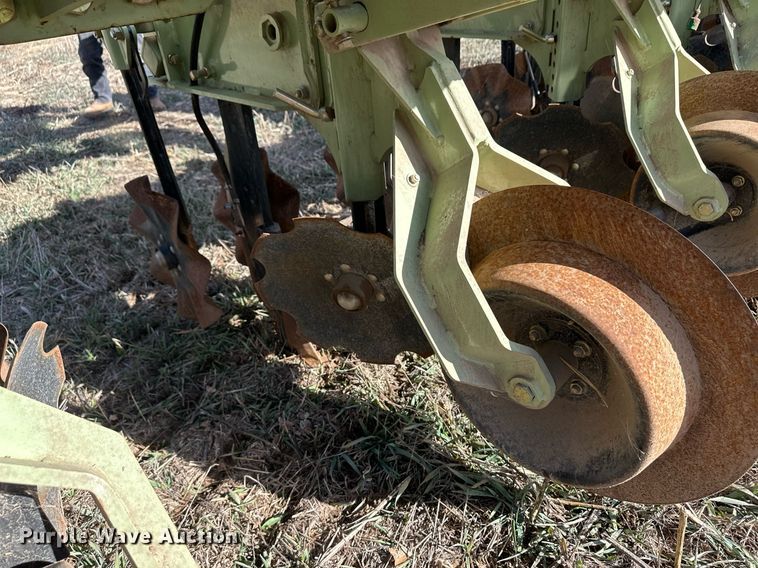 image for item EK9860 Orthman 1tRIPr strip-till