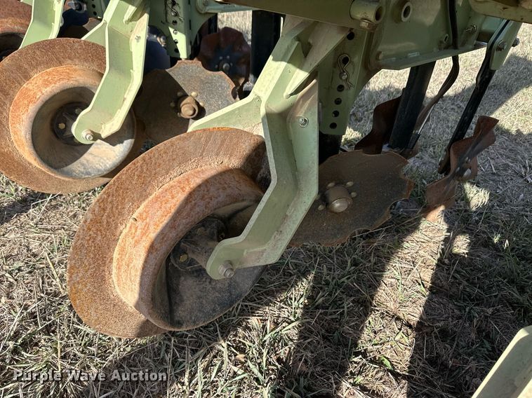 image for item EK9860 Orthman 1tRIPr strip-till