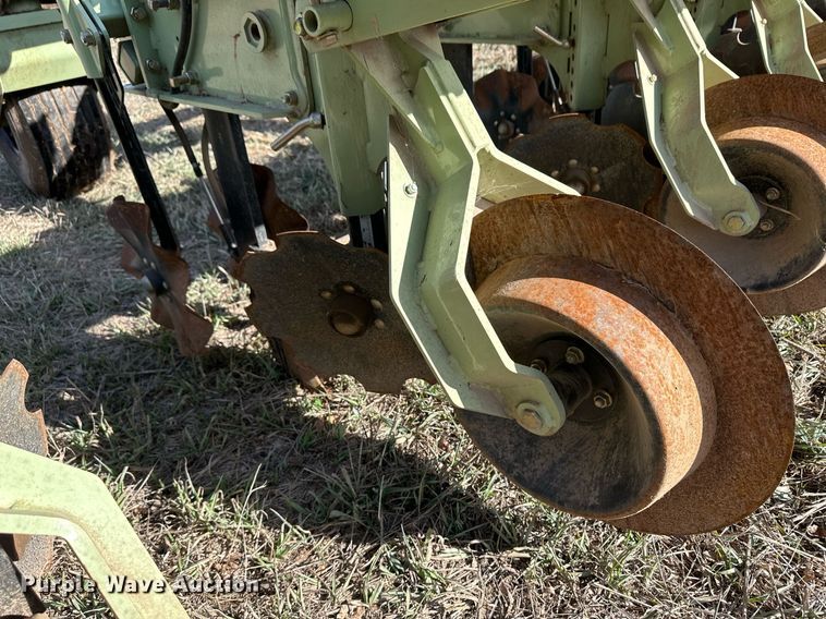 image for item EK9860 Orthman 1tRIPr strip-till