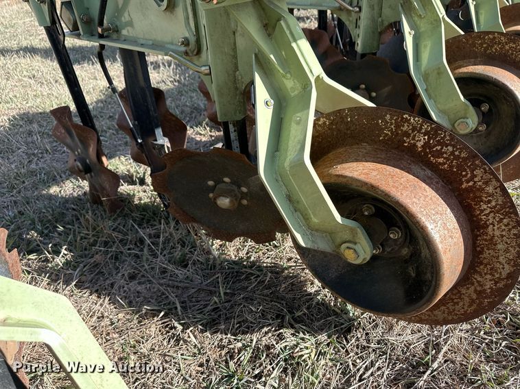 image for item EK9860 Orthman 1tRIPr strip-till