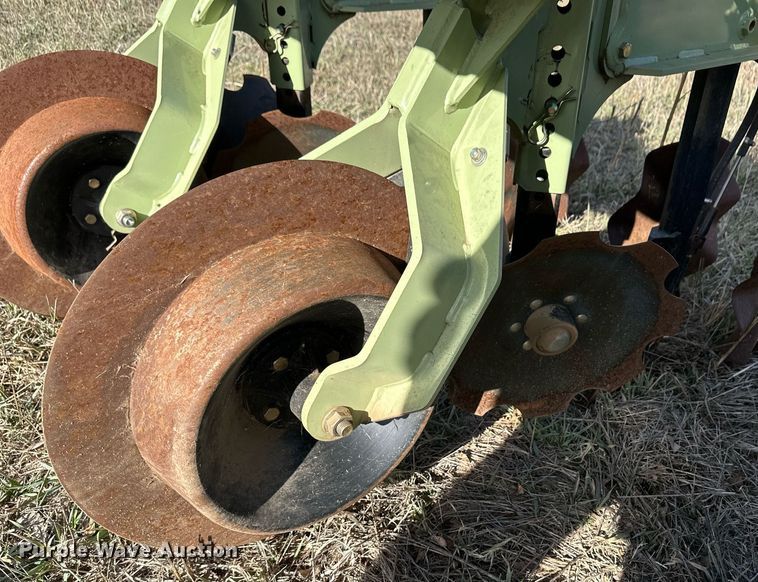 image for item EK9860 Orthman 1tRIPr strip-till