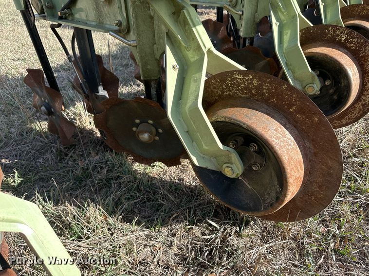 image for item EK9860 Orthman 1tRIPr strip-till