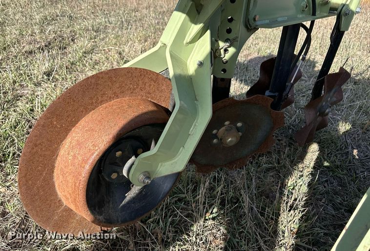 image for item EK9860 Orthman 1tRIPr strip-till