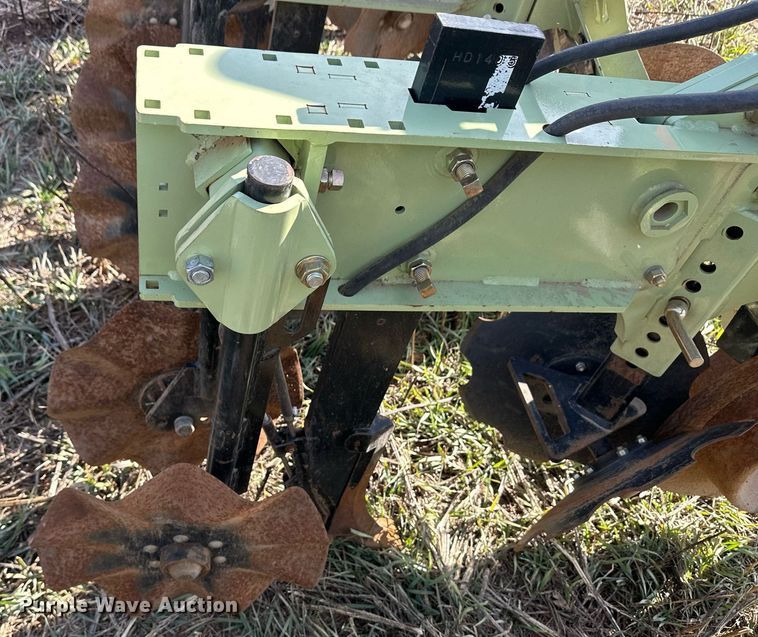 image for item EK9860 Orthman 1tRIPr strip-till