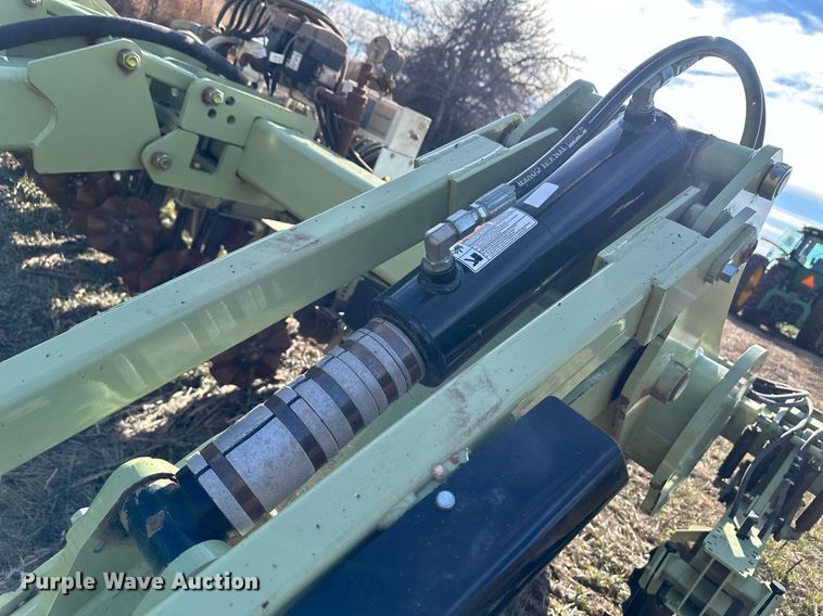 image for item EK9860 Orthman 1tRIPr strip-till