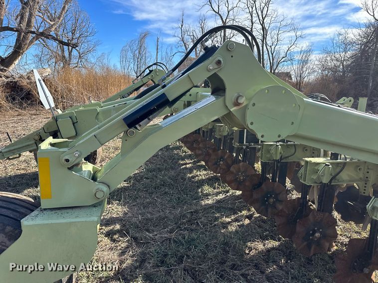 image for item EK9860 Orthman 1tRIPr strip-till