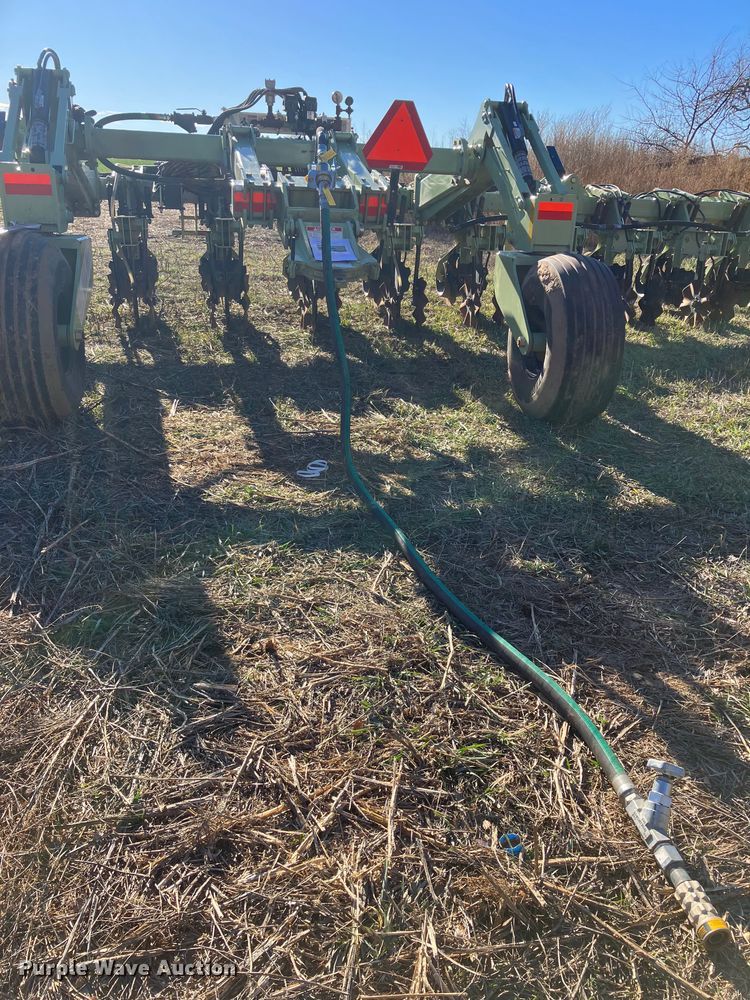 image for item EK9860 Orthman 1tRIPr strip-till