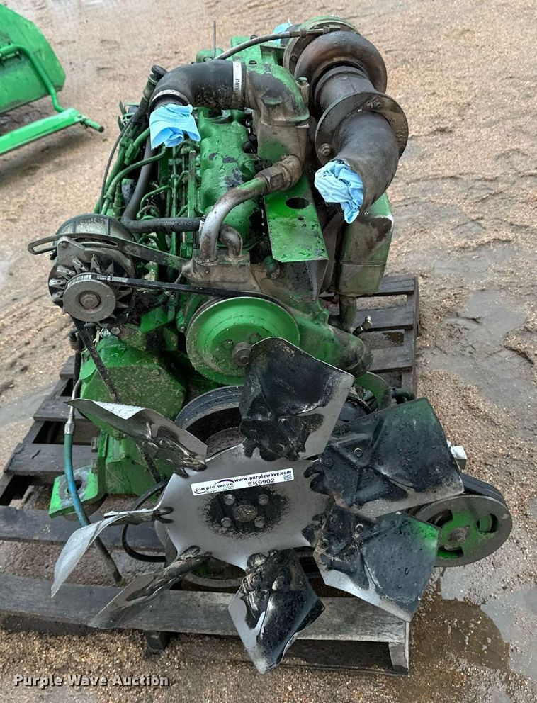 image for item EK9902 John Deere  engine