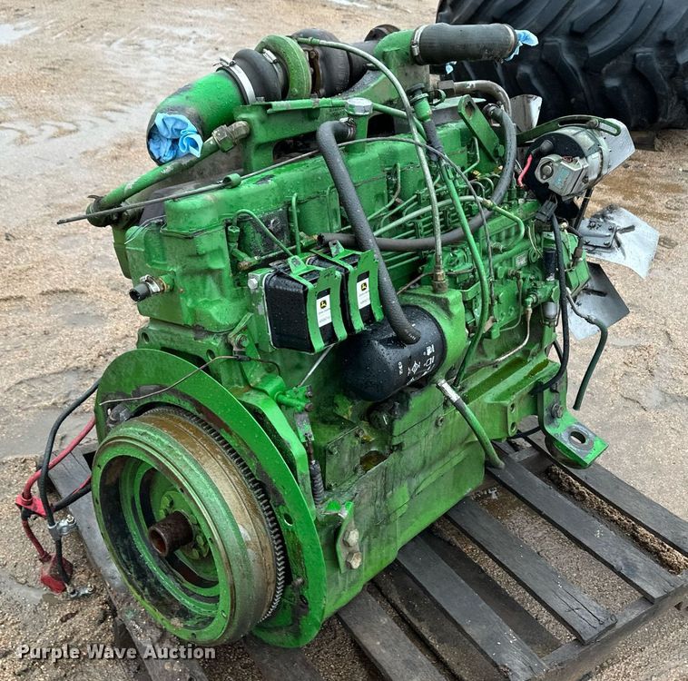 image for item EK9902 John Deere  engine