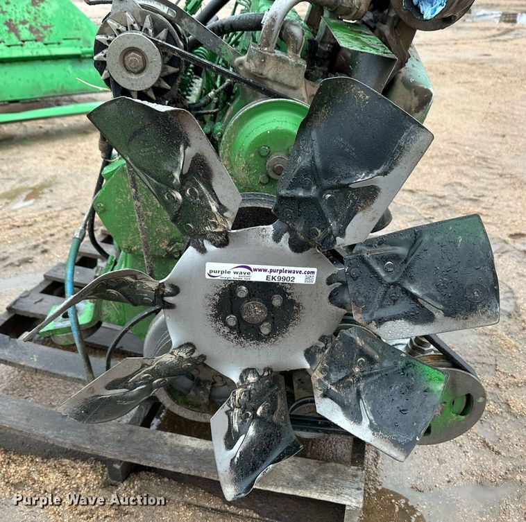 image for item EK9902 John Deere  engine
