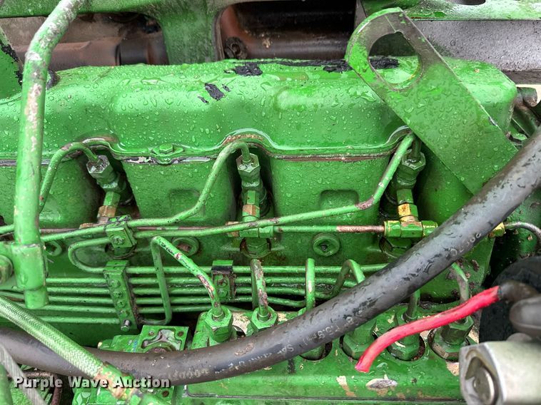 image for item EK9902 John Deere  engine