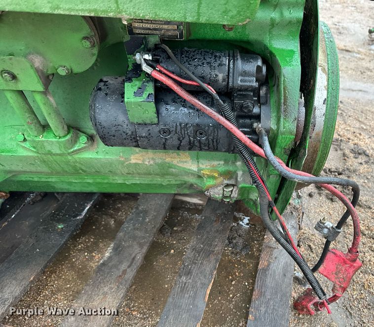 image for item EK9902 John Deere  engine