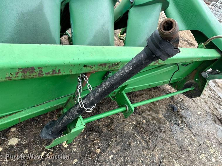 image for item EK9908 John Deere 1293  corn head