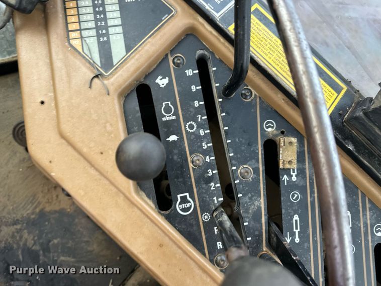 image for item EK9909 1987 Challenger 65 track tractor