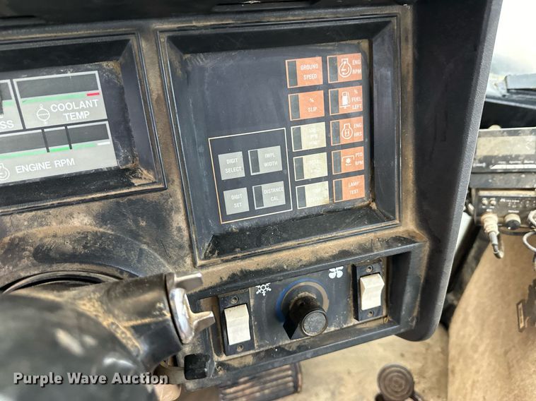 image for item EK9909 1987 Challenger 65 track tractor