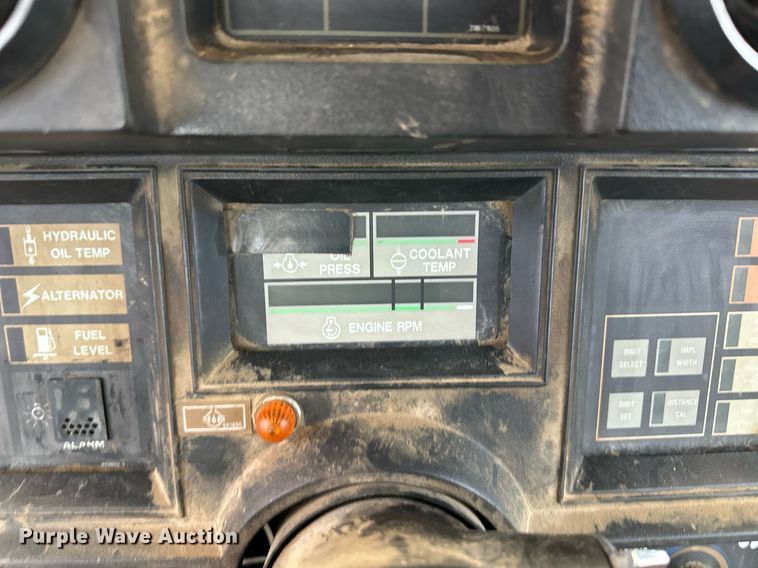 image for item EK9909 1987 Challenger 65 track tractor