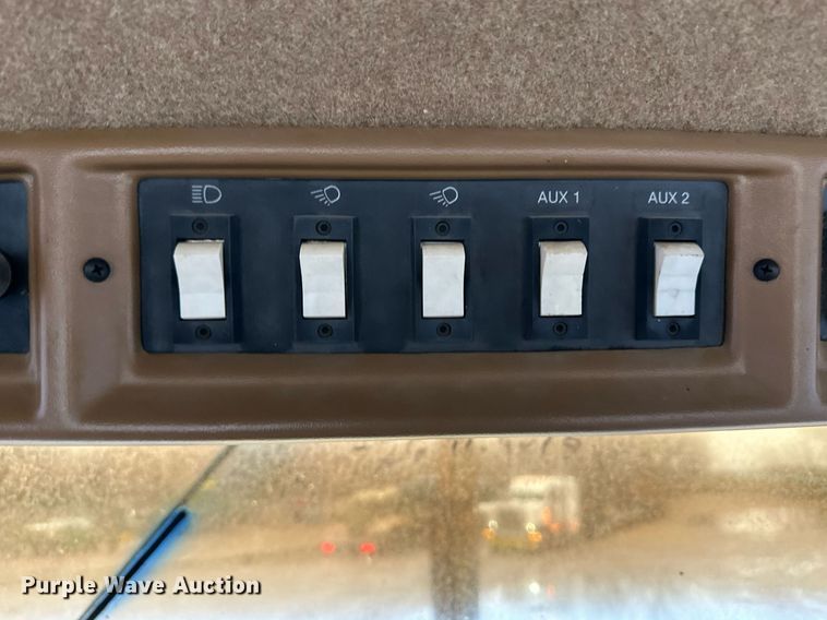 image for item EK9909 1987 Challenger 65 track tractor