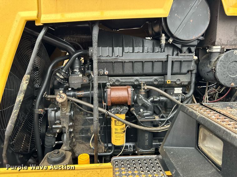 image for item EK9909 1987 Challenger 65 track tractor